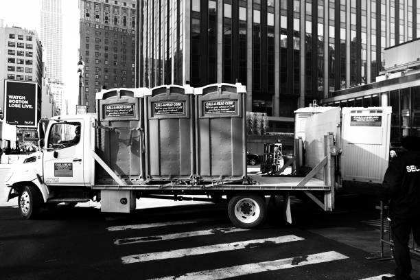 Best Portable bathroom rental  in Montrose, MN